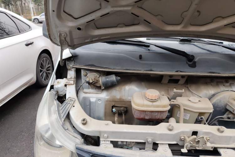 Used Wuling Zhiguang 2015 1.2L S Practical Model LSI Engine Bay Right
