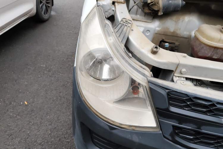 Used Wuling Zhiguang 2015 1.2L S Practical Model LSI Right Front Headlight