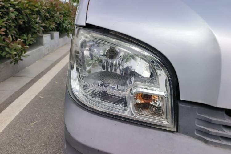 Used Wuling Zhiguang 2015 1.2L Practical LS-I Model Right Front Headlight