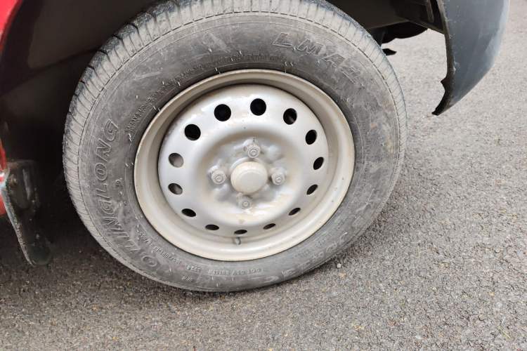 Used Wuling Zhiguang 2015 1.2L S Practical Model LSI Right Front Wheel Hub