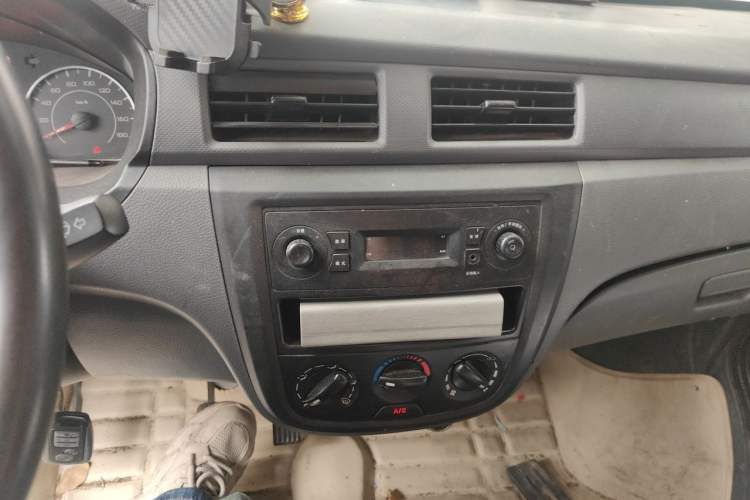 Used Wuling Zhiguang 2015 1.2L S Practical Model LSI Audio And AC Panel