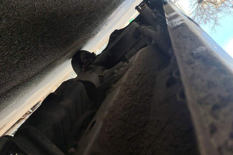 Used Wuling Zhiguang 2015 1.2L Practical LS-I Model Chassis Front Right