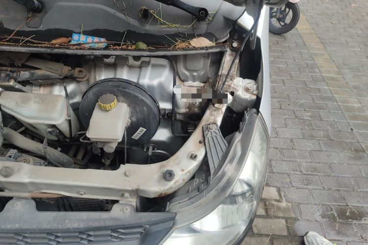 Used Wuling Zhiguang 2015 1.2L S Practical Model LSI Engine Bay Left