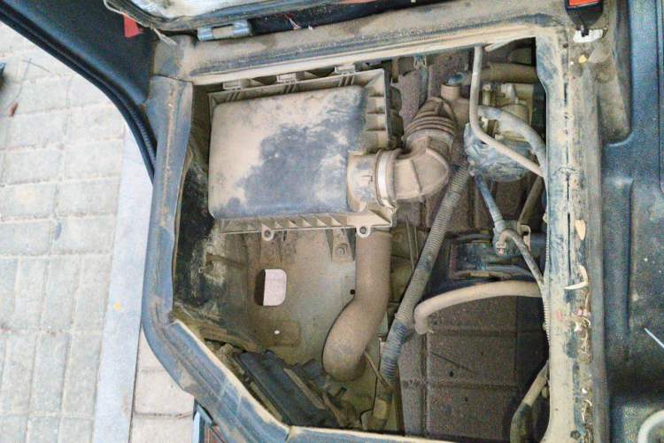Used Wuling Zhiguang 2015 1.2L Practical LS-I Model Engine Bay Right