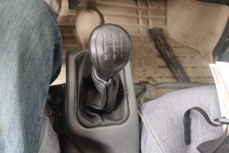 Used Wuling Zhiguang 2015 1.2L S Practical Model LSI Gear Lever
