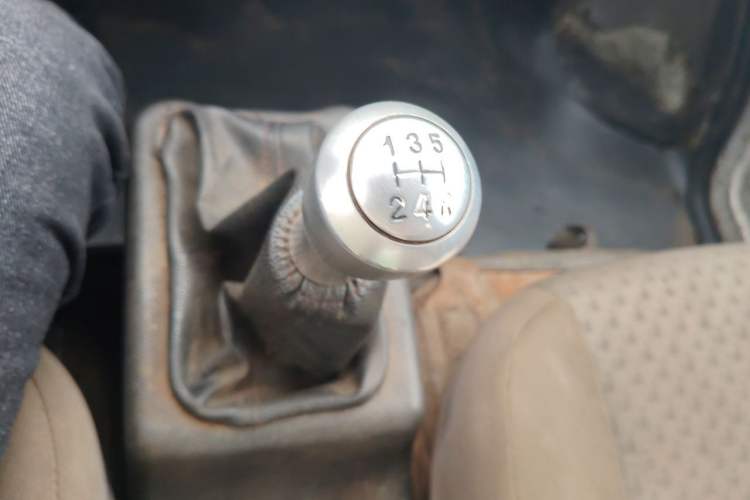Used Wuling Zhiguang 2015 1.2L Standard Model LSI Gear Lever