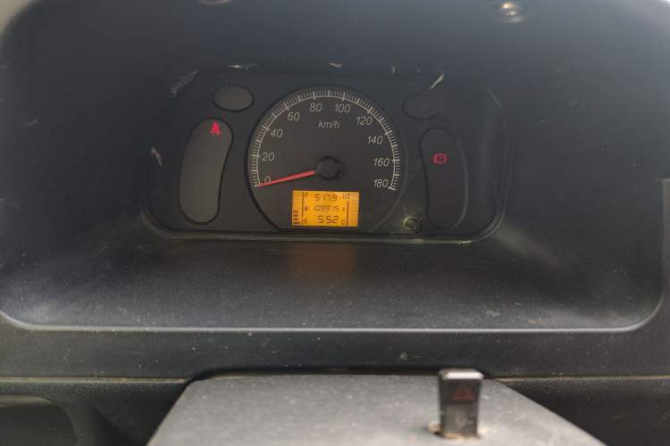 Used Wuling Zhiguang 2015 1.2L Practical LS-I Model Instrument Cluster