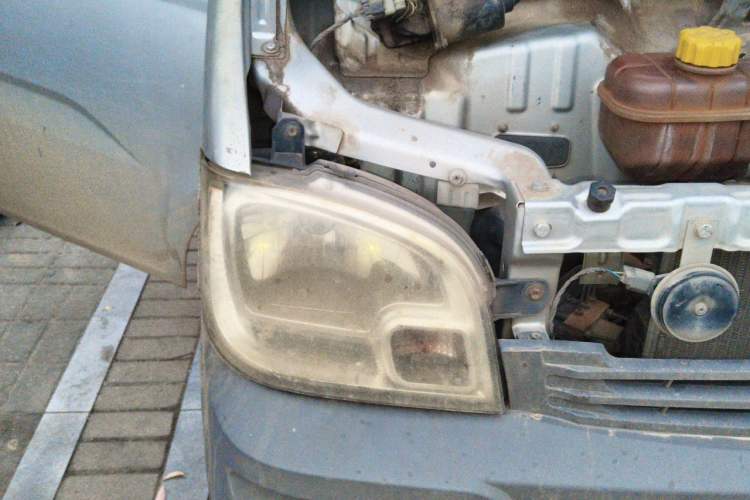 Used Wuling Zhiguang 2015 1.2L Practical LS-I Model Right Front Headlight