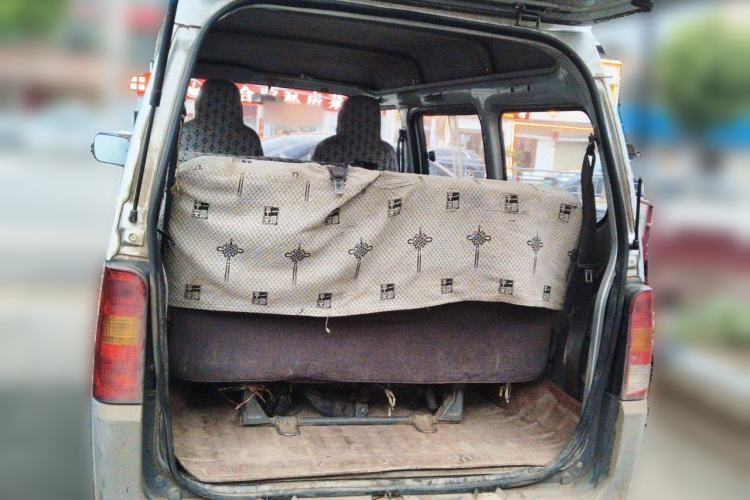 Used Wuling Zhiguang 2015 1.2L Practical LS-I Model Trunk