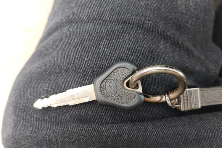 Used Wuling Zhiguang 2015 1.2L Standard Model LSI Vehicle Key