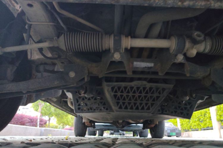 Used Wuling Zhiguang 2015 1.2L S Practical Model LSI Chassis Front
