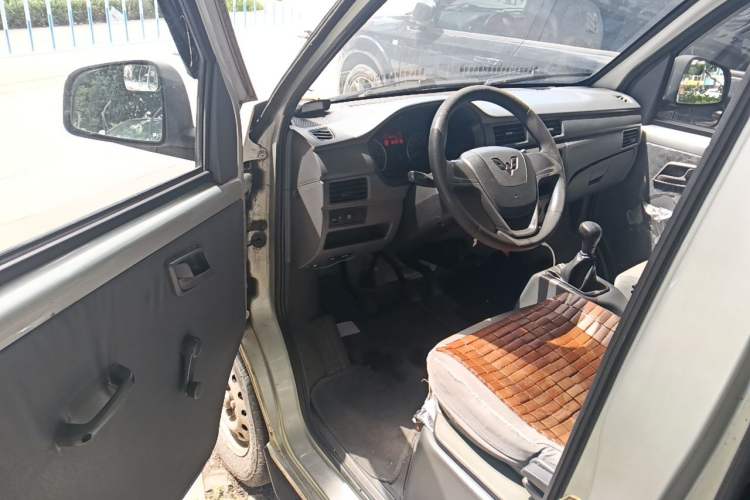 Used Wuling Zhiguang 2015 1.2L S Practical Model LSI Driver Seat