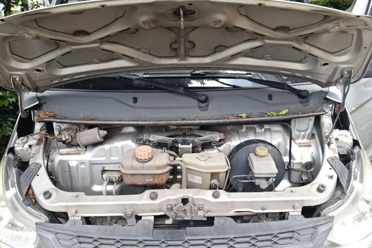 Used Wuling Zhiguang 2015 1.2L S Practical Model LSI Engine Bay