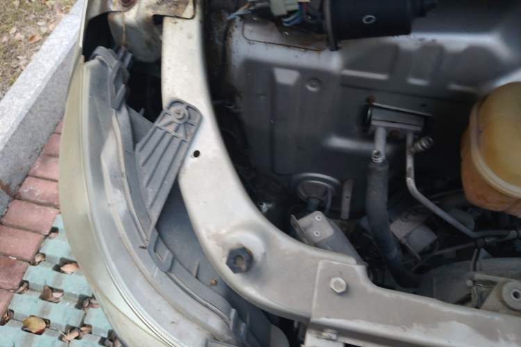 Used Wuling Zhiguang 2015 1.2L S Practical Model LSI Engine Bay Right
