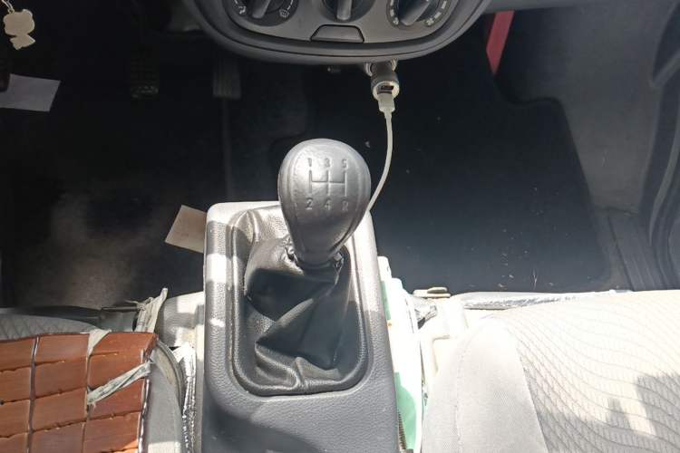 Used Wuling Zhiguang 2015 1.2L S Practical Model LSI Gear Lever