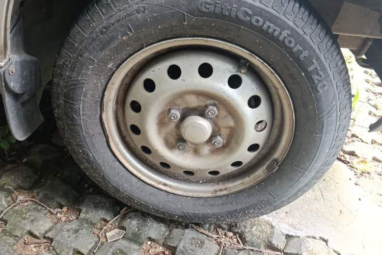 Used Wuling Zhiguang 2015 1.2L S Practical Model LSI Right Front Wheel Hub
