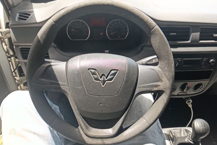 Used Wuling Zhiguang 2015 1.2L S Practical Model LSI Steering Wheel