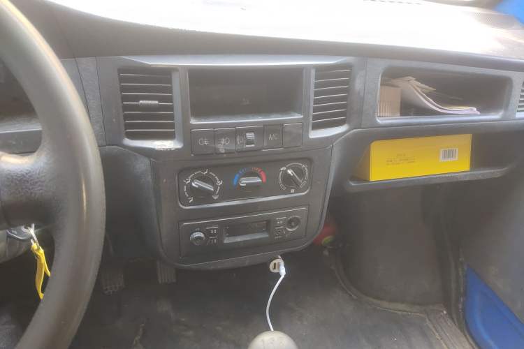 Used Wuling Zhiguang 2015 1.2L Practical LS-I Model Audio And AC Panel
