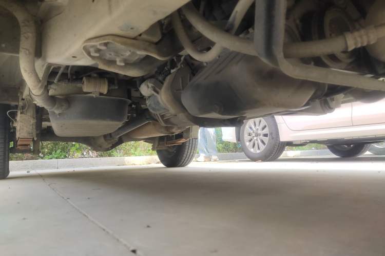 Used Wuling Zhiguang 2015 1.2L Practical LS-I Model Chassis Front Right