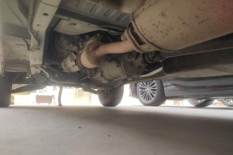 Used Wuling Zhiguang 2015 1.2L Practical LS-I Model Chassis Rear Left