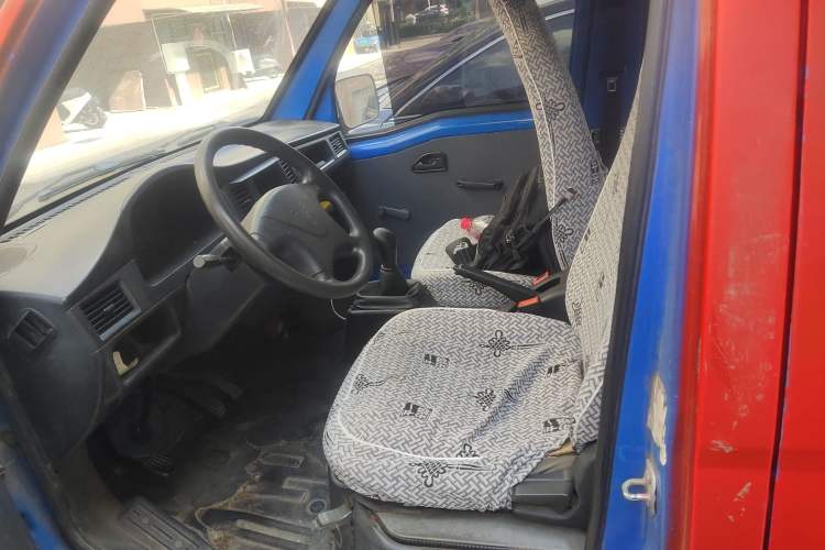 Used Wuling Zhiguang 2015 1.2L Practical LS-I Model Left Front Seat