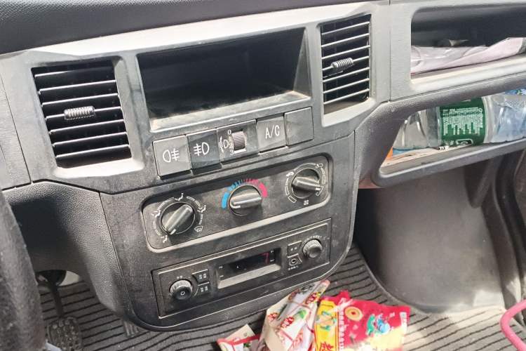 Used Wuling Zhiguang 2015 1.2L Practical LS-I Model Audio And AC Panel