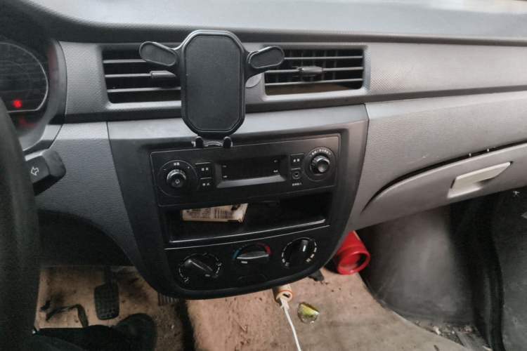 Used Wuling Zhiguang 2015 1.2L S Practical Model LSI Audio And AC Panel
