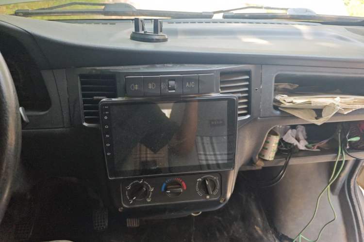 Used Wuling Zhiguang 2015 1.2L Practical LS-I Model Audio And AC Panel