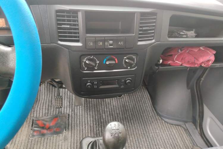 Used Wuling Zhiguang 2015 1.2L Standard Model LSI Audio And AC Panel