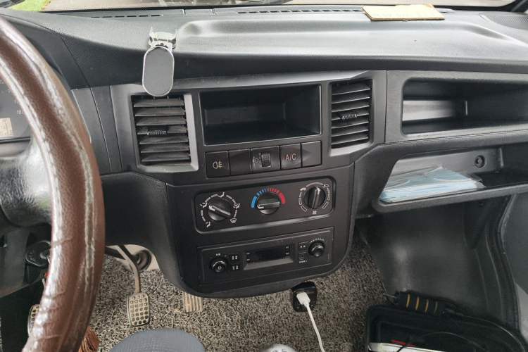 Used Wuling Zhiguang 2015 1.2L Practical LS-I Model Audio And AC Panel