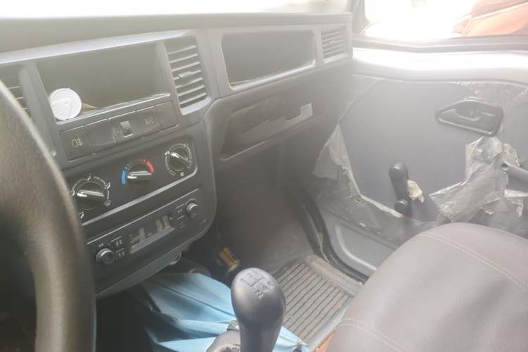 Used Wuling Zhiguang 2015 1.2L S Practical Model LSI Audio And AC Panel