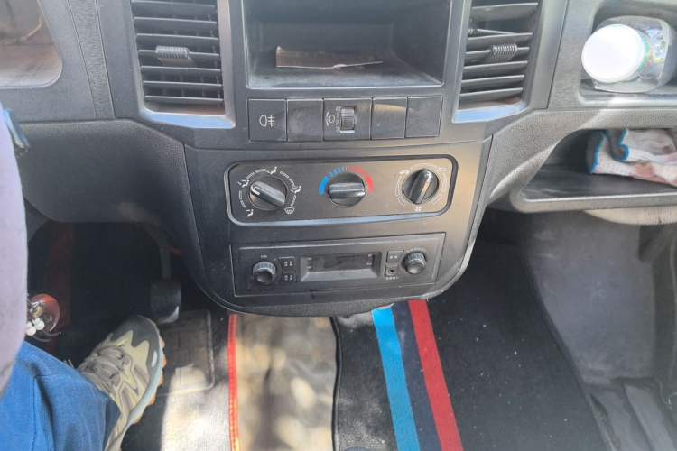 Used Wuling Zhiguang 2015 1.2L Practical LS-I Model Audio And AC Panel