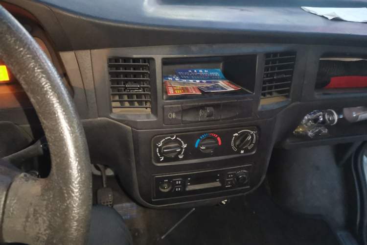 Used Wuling Zhiguang 2015 1.2L Practical LS-I Model Audio And AC Panel