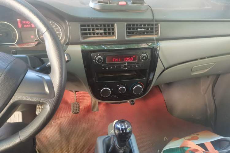 Used Wuling Zhiguang 2015 1.2L S Standard Model LSI Audio And AC Panel
