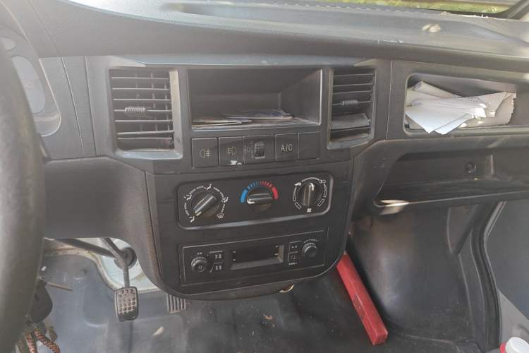 Used Wuling Zhiguang 2015 1.2L Practical LS-I Model Audio And AC Panel