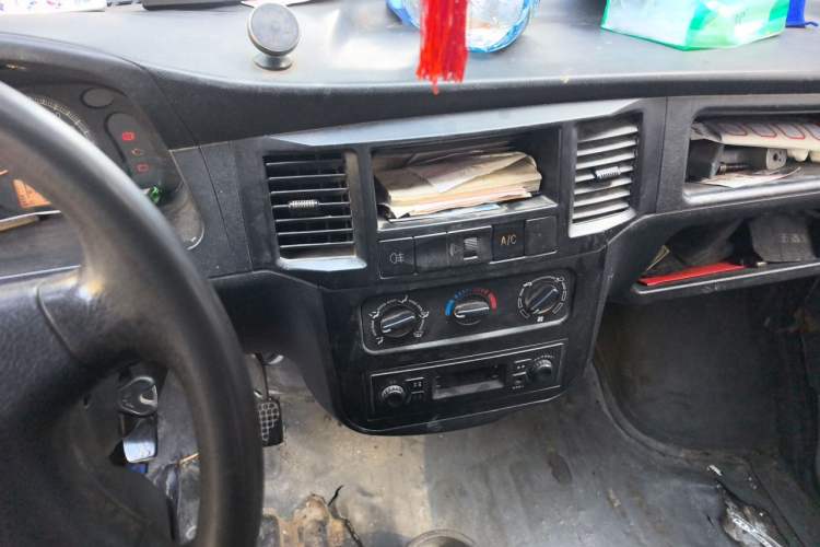 Used Wuling Zhiguang 2015 1.2L Practical LS-I Model Audio And AC Panel