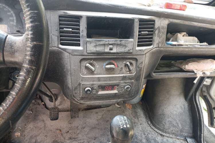 Used Wuling Zhiguang 2015 1.2L Practical LS-I Model Audio And AC Panel