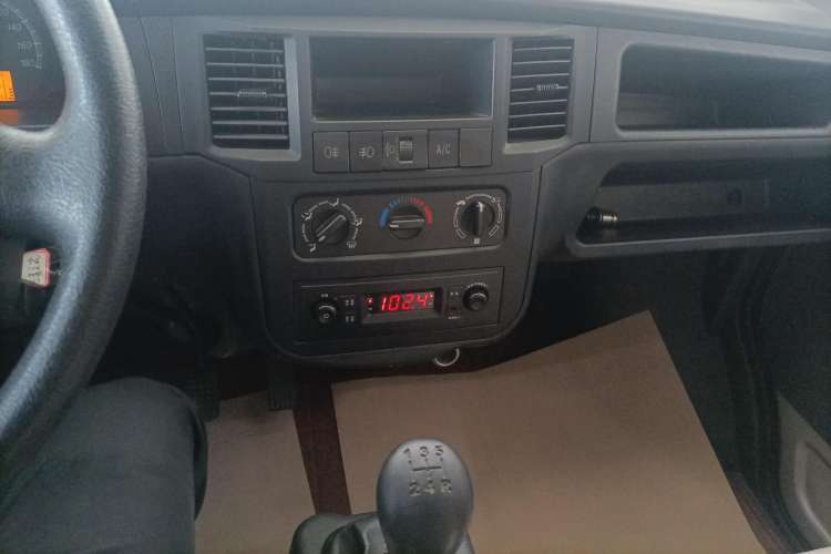 Used Wuling Zhiguang 2015 1.2L Standard Model LSI Audio And AC Panel