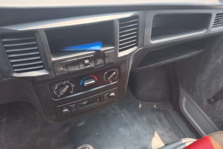 Used Wuling Zhiguang 2015 1.2L Practical LS-I Model Audio And AC Panel