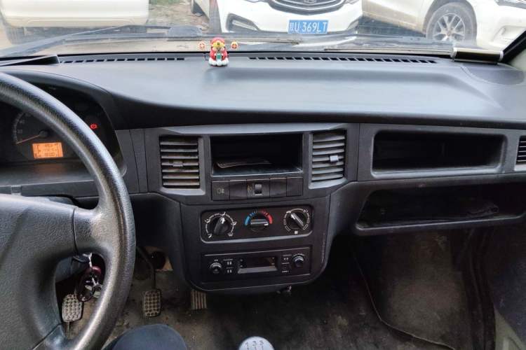 Used Wuling Zhiguang 2015 1.2L Practical LS-I Model Audio And AC Panel