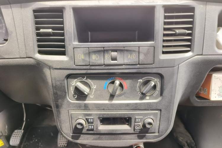Used Wuling Zhiguang 2015 1.2L Practical LS-I Model Audio And AC Panel