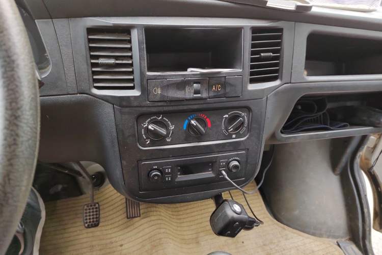 Used Wuling Zhiguang 2015 1.2L Practical LS-I Model Audio And AC Panel
