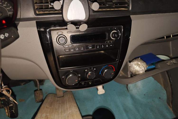 Used Wuling Zhiguang 2015 1.2L S Standard Model LSI Audio And AC Panel