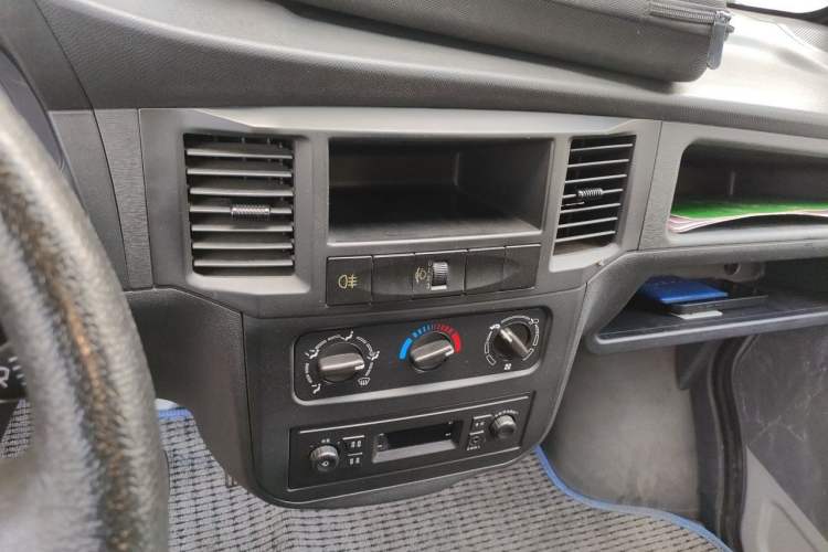 Used Wuling Zhiguang 2015 1.2L Practical LS-I Model Audio And AC Panel