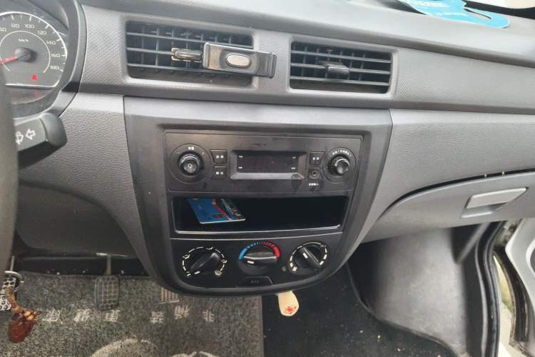 Used Wuling Zhiguang 2015 1.2L S Practical Model LSI Audio And AC Panel