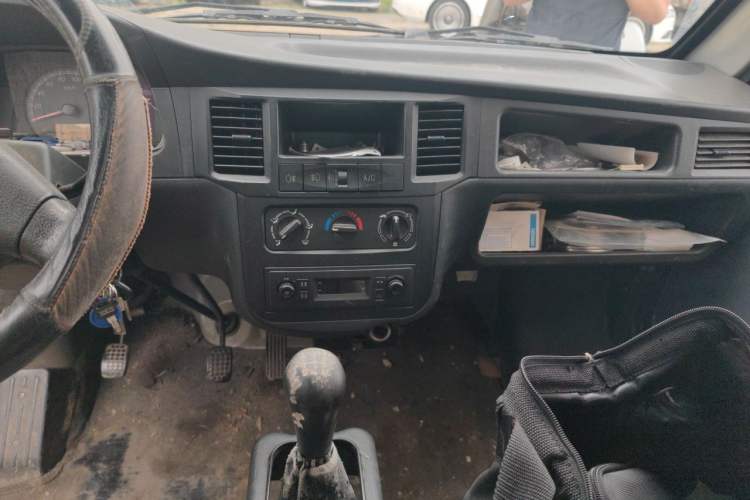 Used Wuling Zhiguang 2015 1.2L Practical LS-I Model Audio And AC Panel