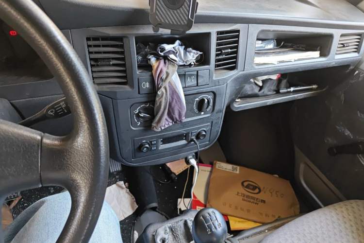 Used Wuling Zhiguang 2015 1.2L Practical LS-I Model Audio And AC Panel