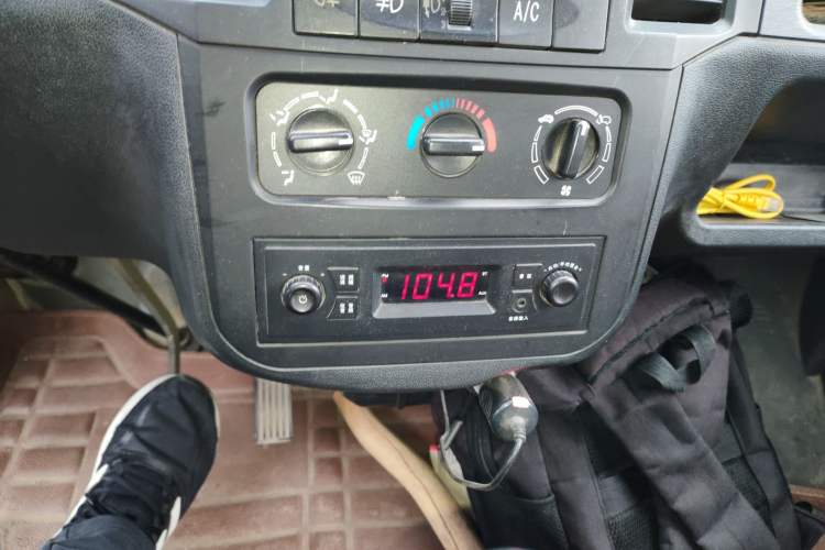 Used Wuling Zhiguang 2015 1.2L Practical LS-I Model Audio And AC Panel