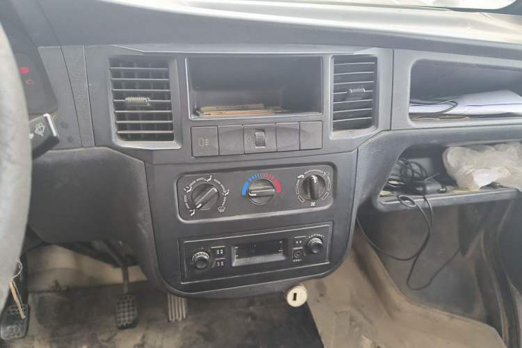 Used Wuling Zhiguang 2015 1.2L Practical LS-I Model Audio And AC Panel