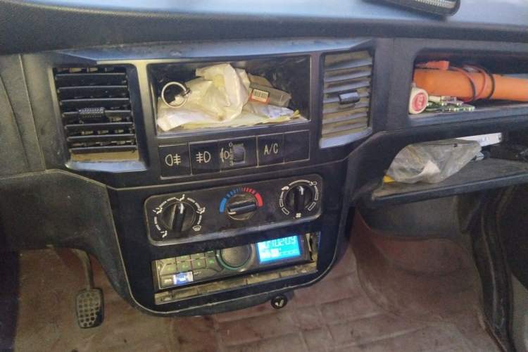 Used Wuling Zhiguang 2015 1.2L Practical LS-I Model Audio And AC Panel